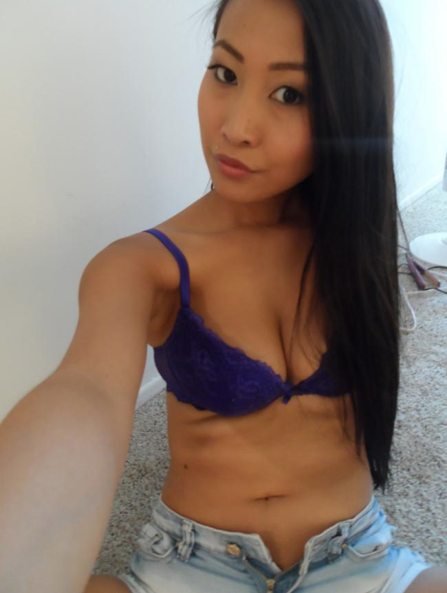 Asiatisk, slank, sexy kvinne ledig for deilige treff!