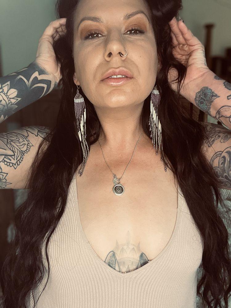 Linda - Tattovert, kåt og klar